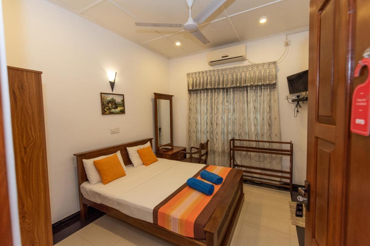 Avon Villa Hikkaduwa Exterior photo