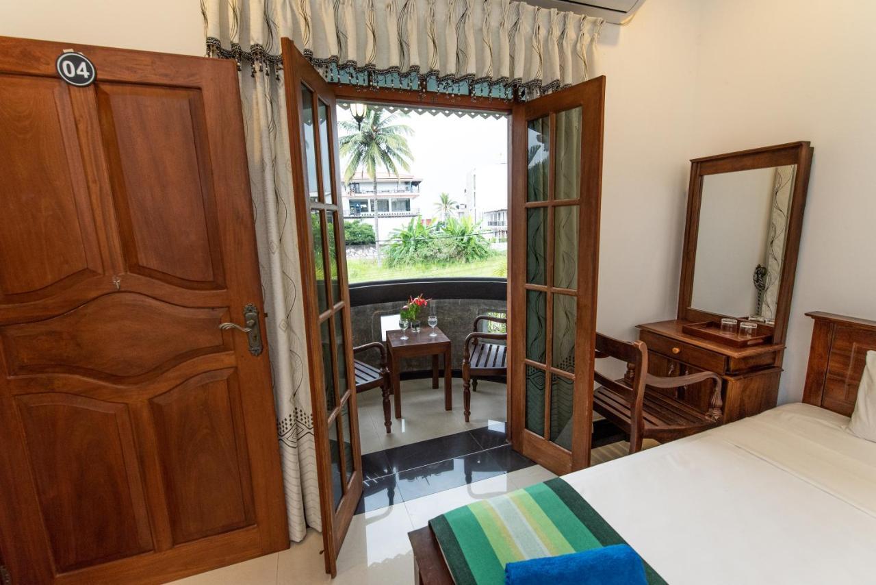 Avon Villa Hikkaduwa Exterior photo