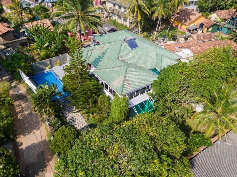 Avon Villa Hikkaduwa Exterior photo