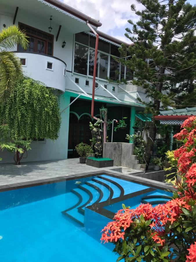 Avon Villa Hikkaduwa Exterior photo