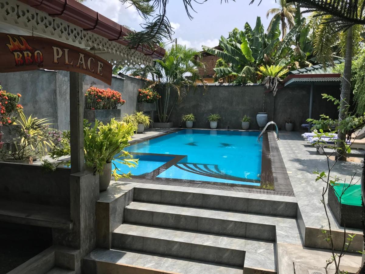 Avon Villa Hikkaduwa Exterior photo