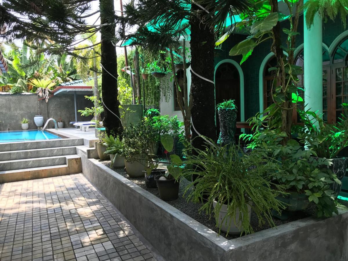 Avon Villa Hikkaduwa Exterior photo