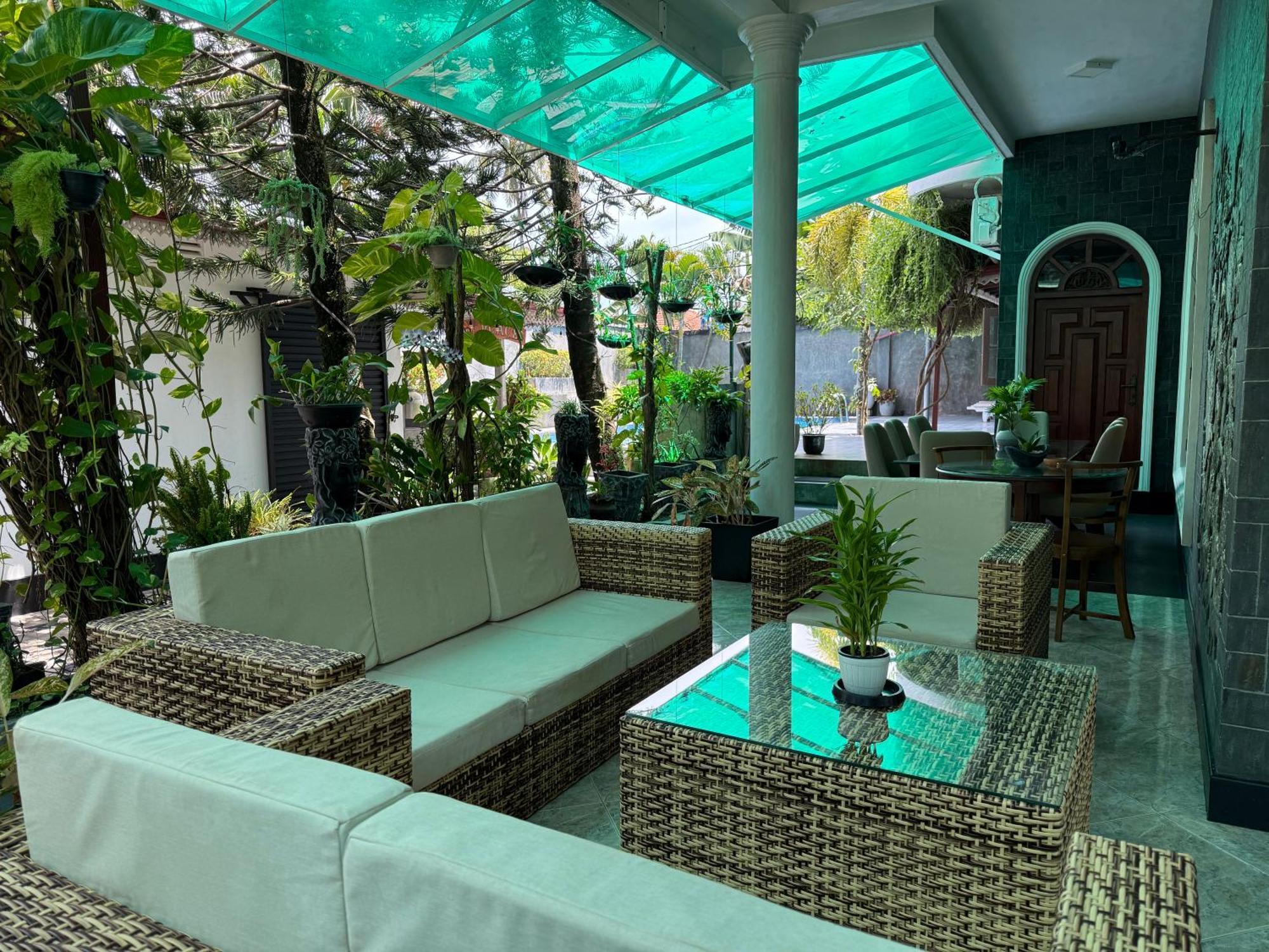 Avon Villa Hikkaduwa Exterior photo