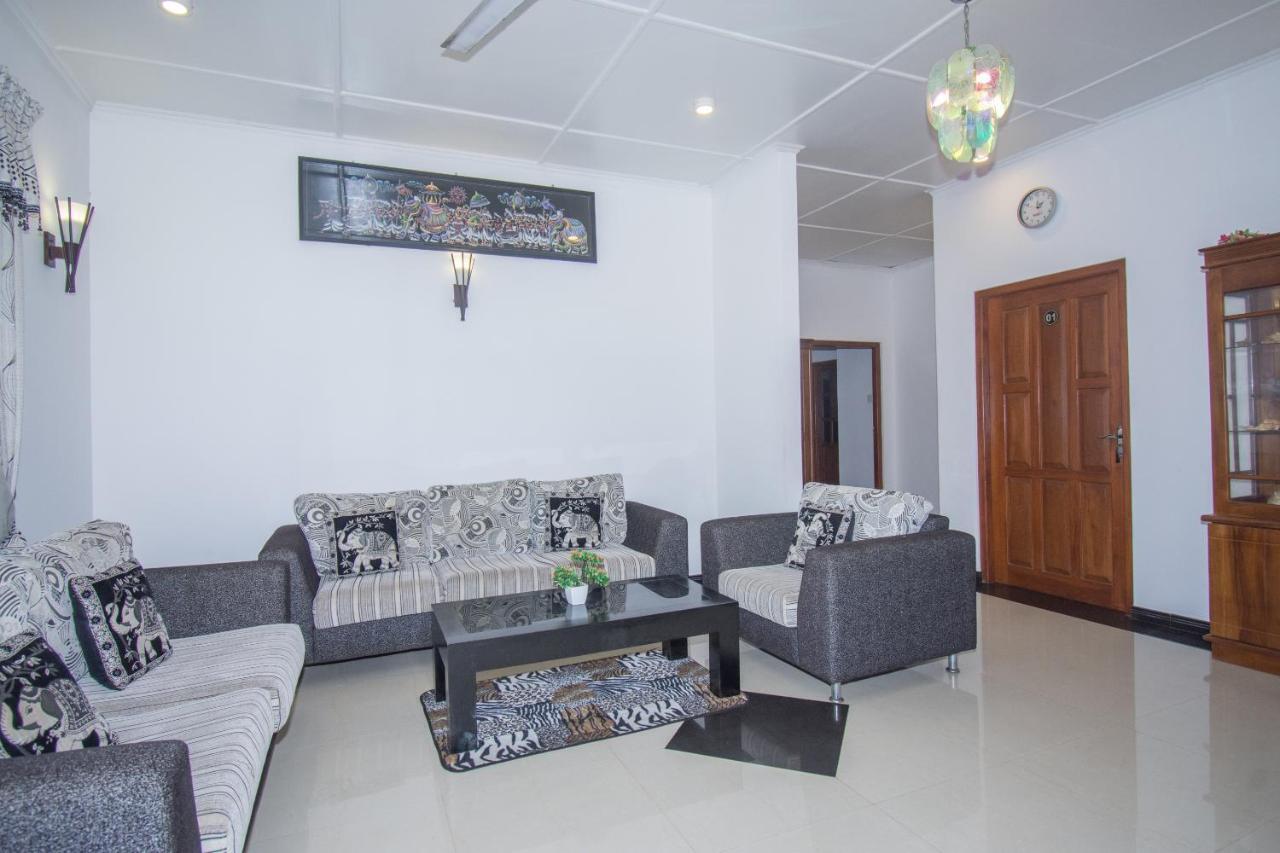 Avon Villa Hikkaduwa Exterior photo